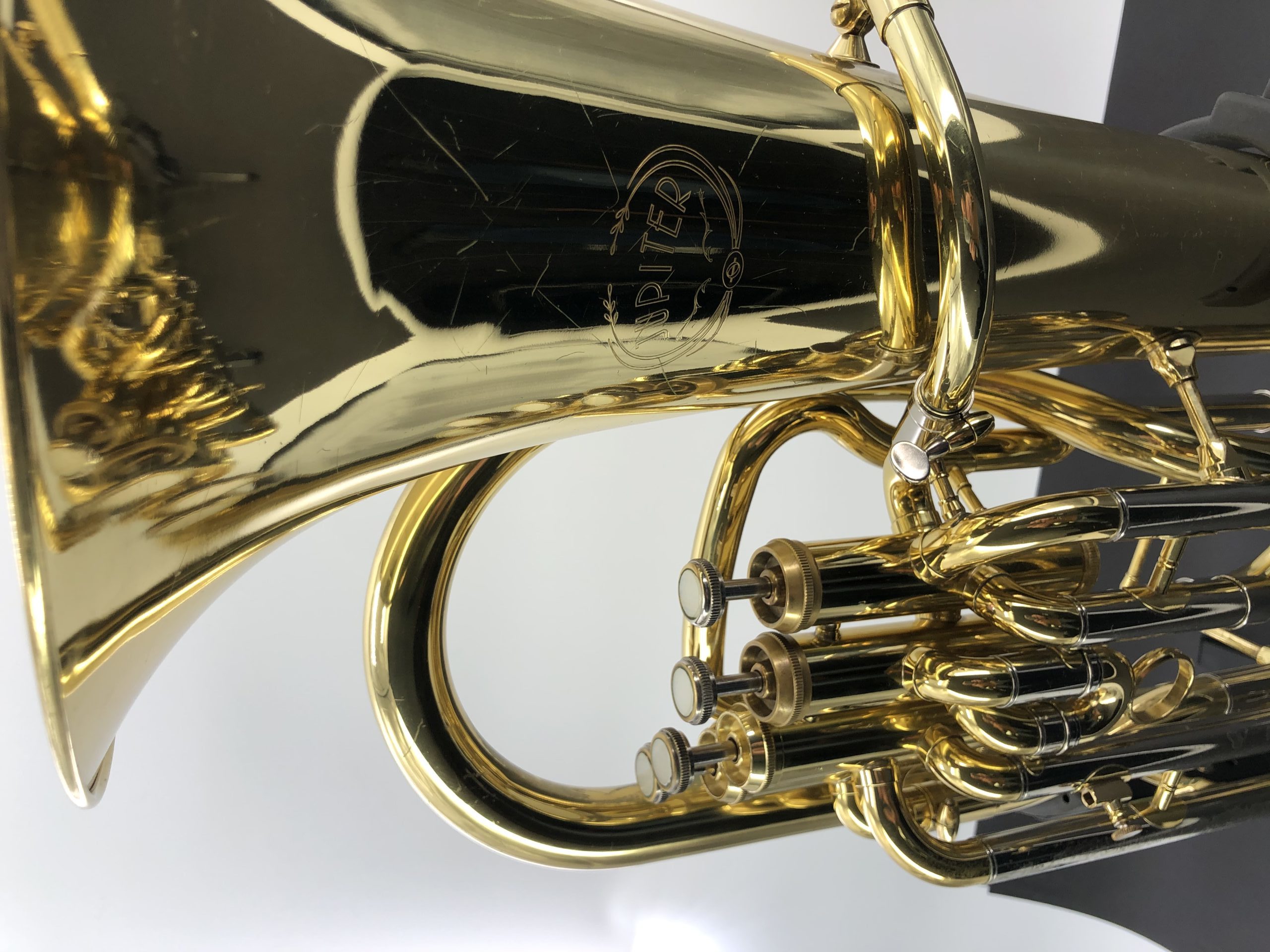 Nahaufnahme gebrauchtes Instrument Jupiter Euphonium